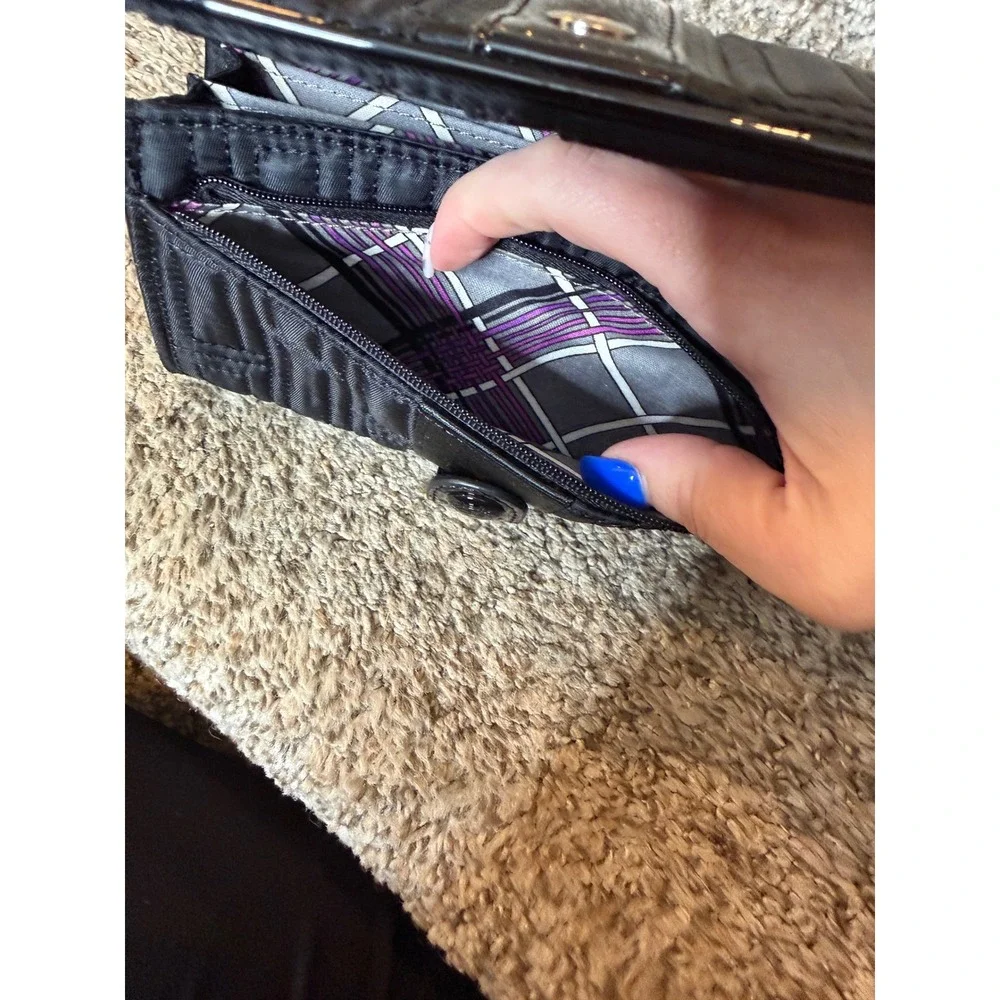 Vera Bradley NWOT black quilted nylon clutch wallet patent leather strap - Picture 10 of 10